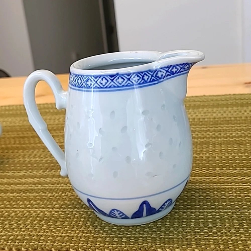 Chinese Rice Grain Eyes Pattern White Flower Cups Set of 4 with Creamer Vintage
